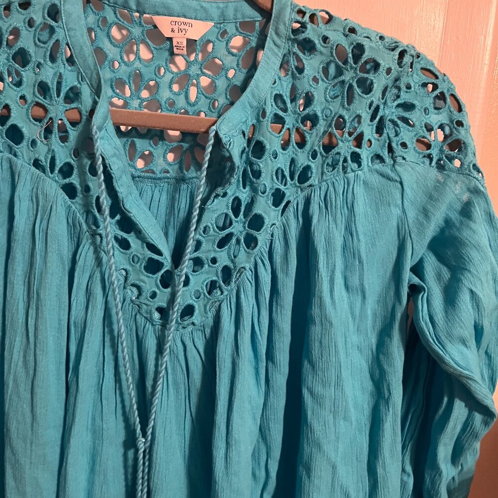 NWT CROWN & IVY BLUE 3/4 SLEEVE BLOUSE SZ XS - Picture 5 of 6
